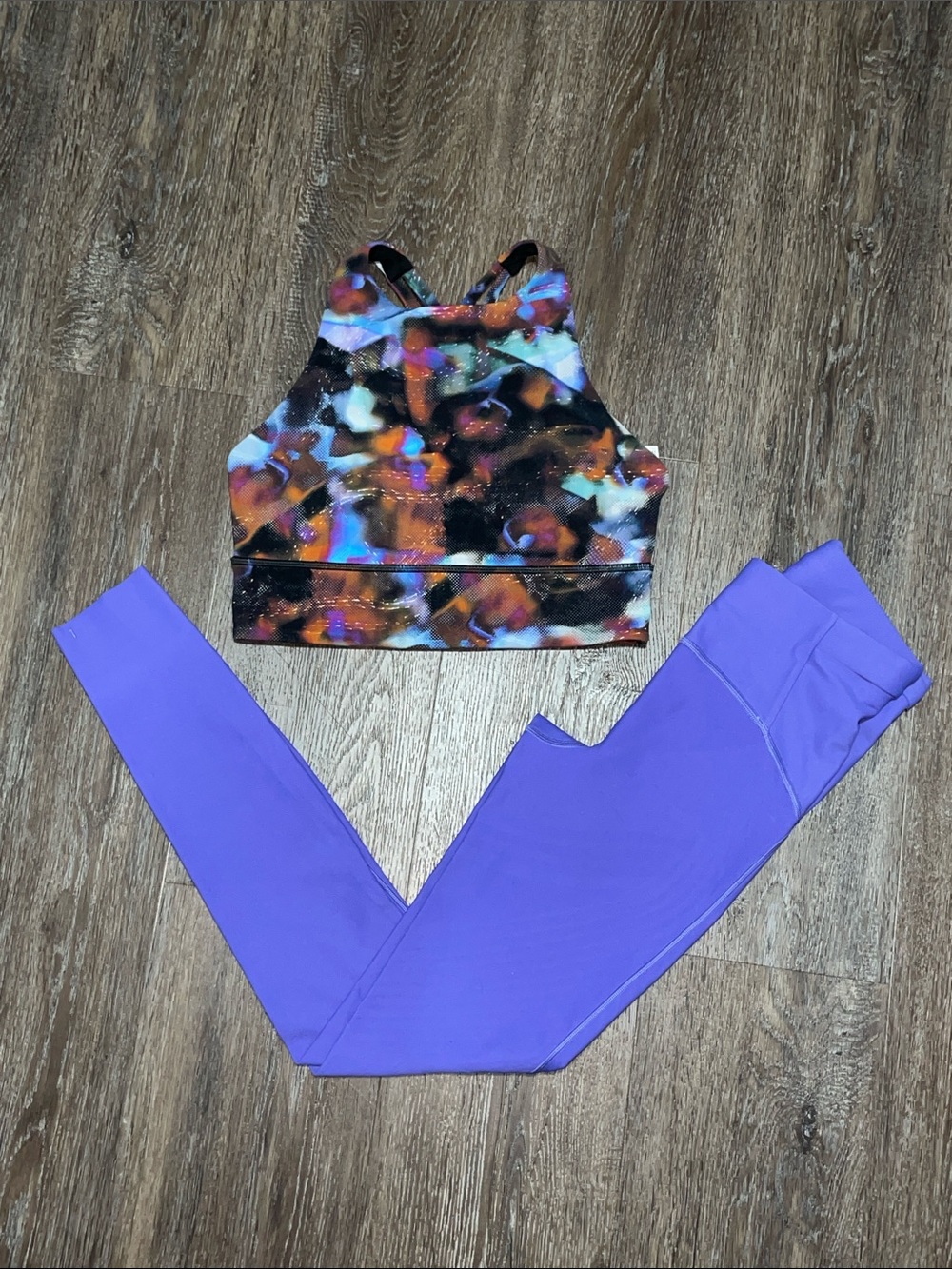 Like New Lululemon Matching Set. Size Top 6/Bottom 4